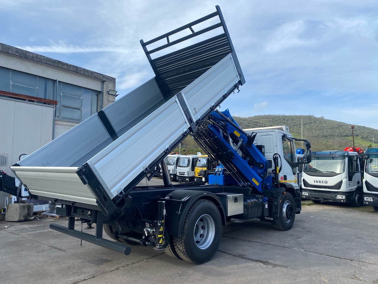 Zakup IVECO EUROCARGO 190EL28 IVECO EUROCARGO 190EL28: slika Zakup IVECO EUROCARGO 190EL28 IVECO EUROCARGO 190EL28