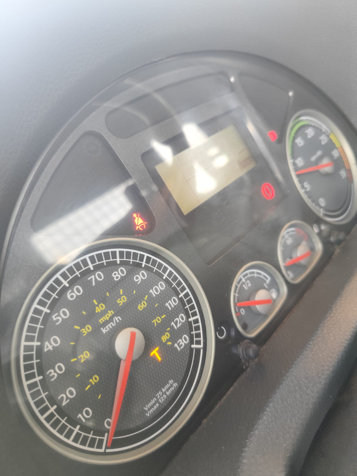 IVECO EUROCARGO 75E18 - Kamion s otvorenim sandukom: slika IVECO EUROCARGO 75E18 - Kamion s otvorenim sandukom IVECO EUROCARGO 75E18 - Kamion s otvorenim sandukom: slika IVECO EUROCARGO 75E18 - Kamion s otvorenim sandukom