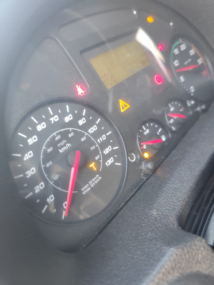 IVECO EUROCARGO 80-190 - Kamion-šasija: slika IVECO EUROCARGO 80-190 - Kamion-šasija IVECO EUROCARGO 80-190 - Kamion-šasija: slika IVECO EUROCARGO 80-190 - Kamion-šasija