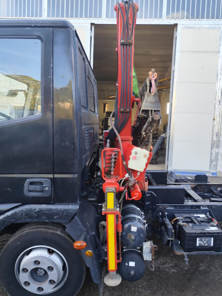 IVECO EUROCARGO 80E18 - Kamion s kranom, Kiper: slika IVECO EUROCARGO 80E18 - Kamion s kranom, Kiper IVECO EUROCARGO 80E18 - Kamion s kranom, Kiper: slika IVECO EUROCARGO 80E18 - Kamion s kranom, Kiper