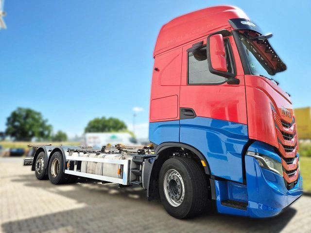 IVECO S-WAY AS260S48 Y - Kamion-šasija: slika IVECO S-WAY AS260S48 Y - Kamion-šasija IVECO S-WAY AS260S48 Y - Kamion-šasija: slika IVECO S-WAY AS260S48 Y - Kamion-šasija
