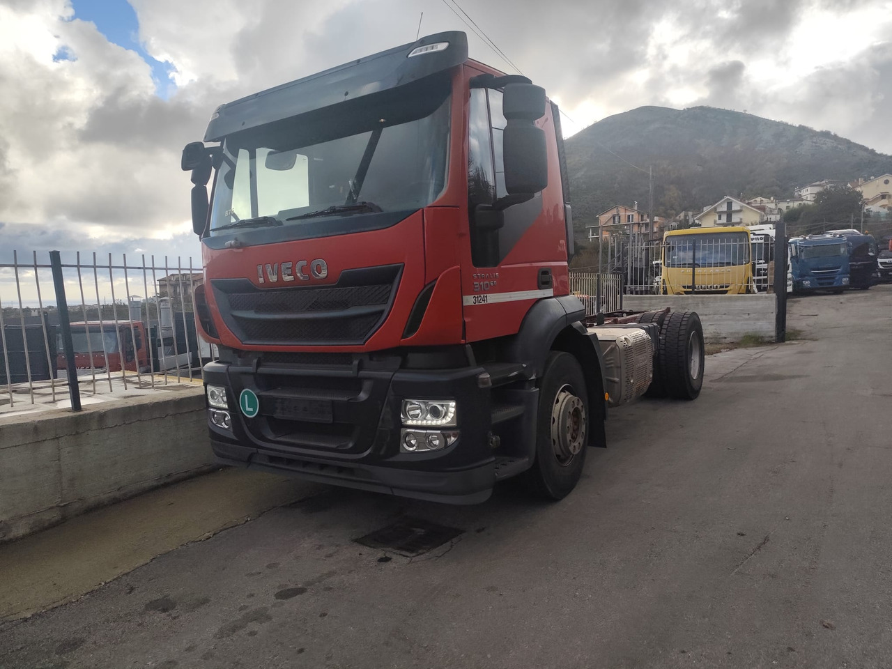 IVECO STRALIS 190S31 - Kamion-šasija: slika IVECO STRALIS 190S31 - Kamion-šasija IVECO STRALIS 190S31 - Kamion-šasija: slika IVECO STRALIS 190S31 - Kamion-šasija