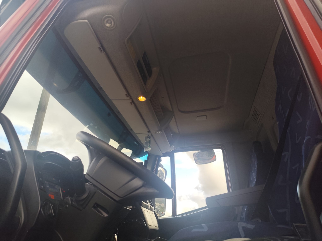 IVECO STRALIS 190S31 - Kamion-šasija: slika IVECO STRALIS 190S31 - Kamion-šasija IVECO STRALIS 190S31 - Kamion-šasija: slika IVECO STRALIS 190S31 - Kamion-šasija