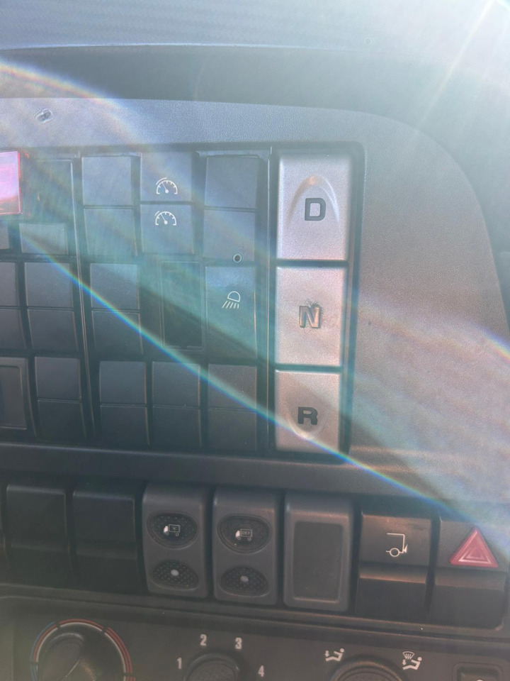 IVECO STRALIS 190S31 - Kamion-šasija: slika IVECO STRALIS 190S31 - Kamion-šasija IVECO STRALIS 190S31 - Kamion-šasija: slika IVECO STRALIS 190S31 - Kamion-šasija