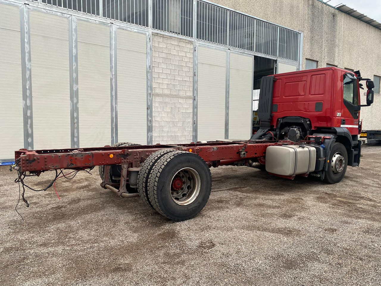 Kamion-šasija IVECO STRALIS 190S31: slika Kamion-šasija IVECO STRALIS 190S31 Kamion-šasija IVECO STRALIS 190S31: slika Kamion-šasija IVECO STRALIS 190S31