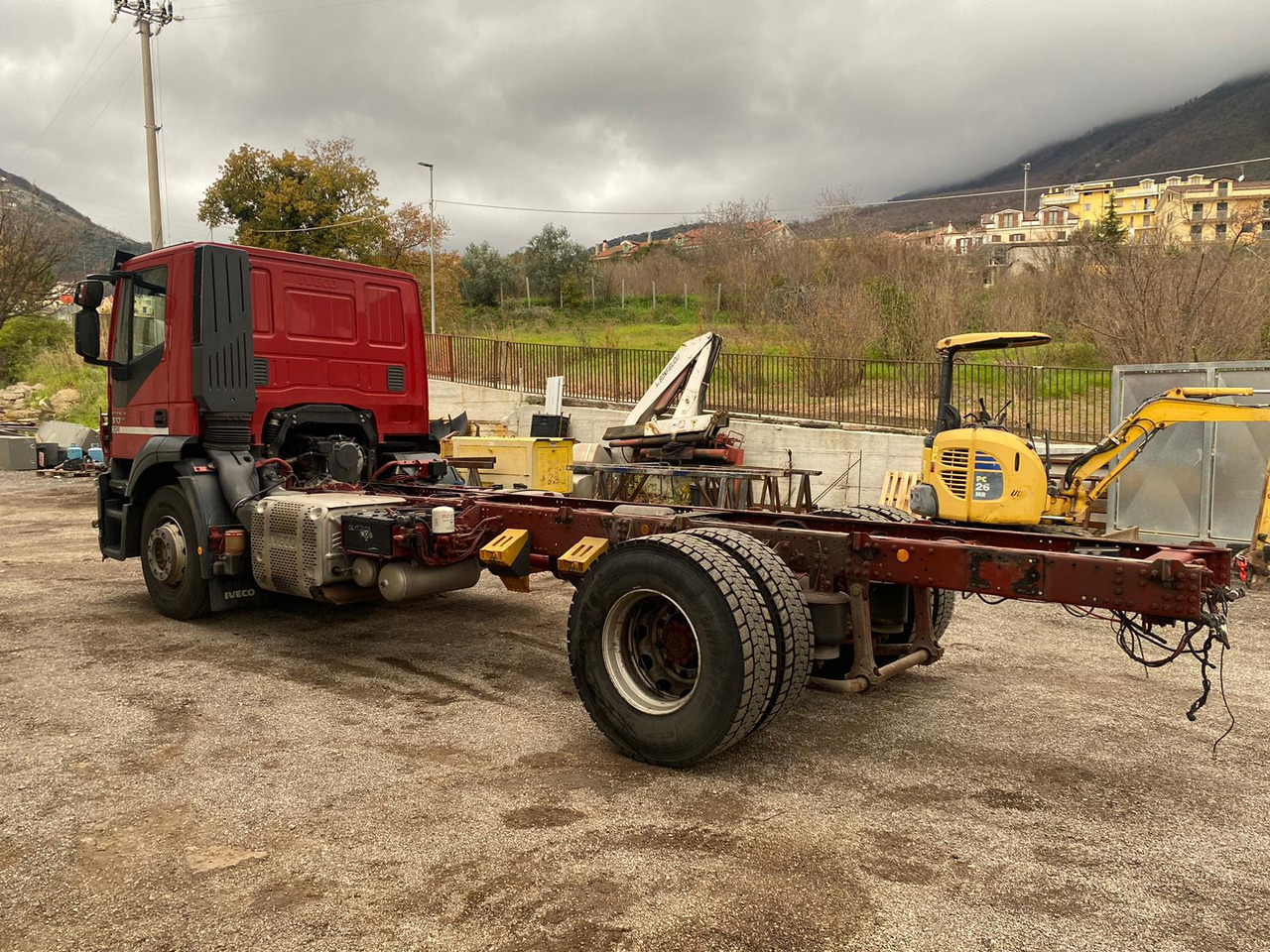 Kamion-šasija IVECO STRALIS 190S31: slika Kamion-šasija IVECO STRALIS 190S31 Kamion-šasija IVECO STRALIS 190S31: slika Kamion-šasija IVECO STRALIS 190S31