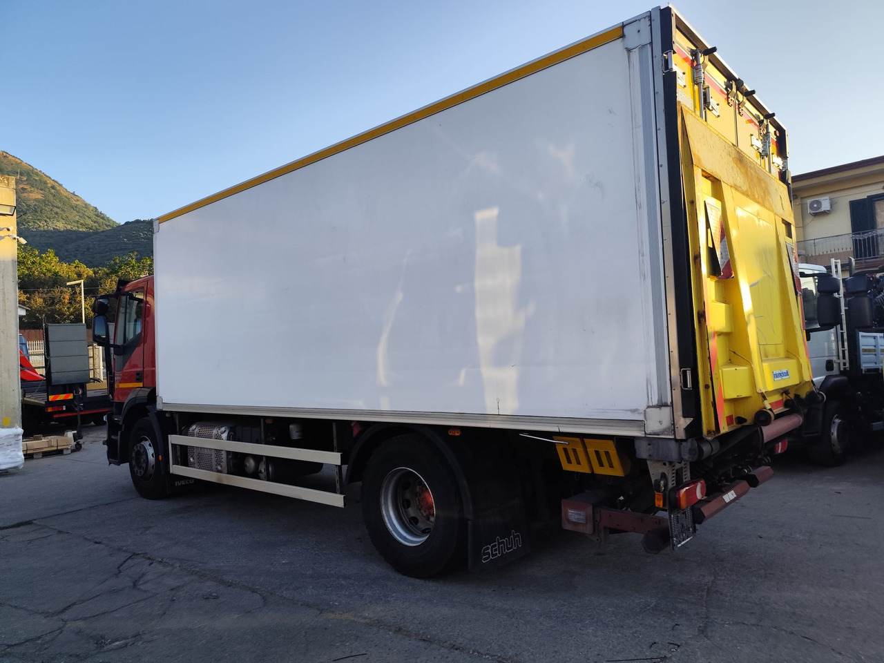 IVECO STRALIS 190S31 - Kamion-šasija: slika IVECO STRALIS 190S31 - Kamion-šasija IVECO STRALIS 190S31 - Kamion-šasija: slika IVECO STRALIS 190S31 - Kamion-šasija