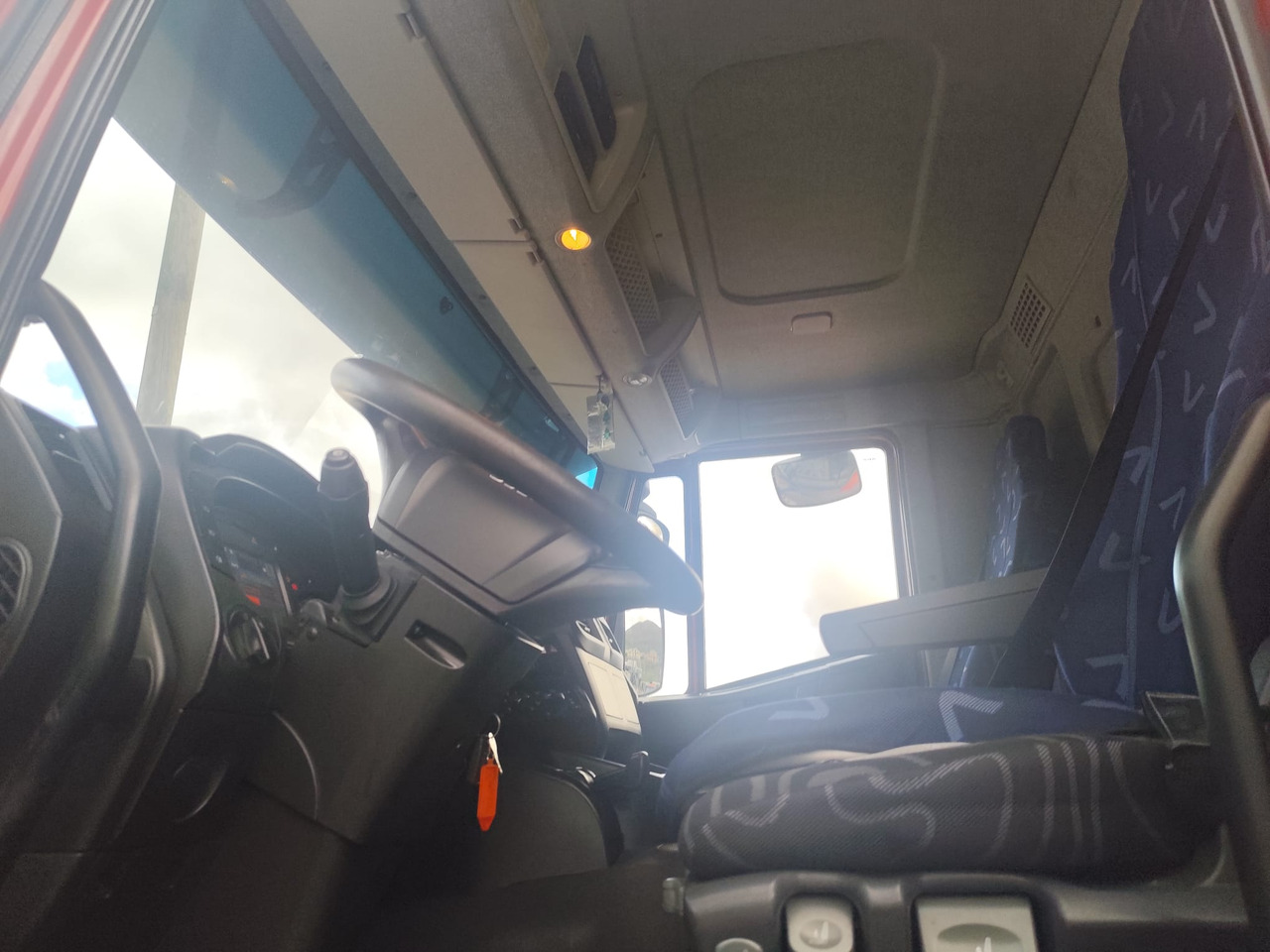 IVECO STRALIS 190S31 - Kamion-šasija: slika IVECO STRALIS 190S31 - Kamion-šasija IVECO STRALIS 190S31 - Kamion-šasija: slika IVECO STRALIS 190S31 - Kamion-šasija