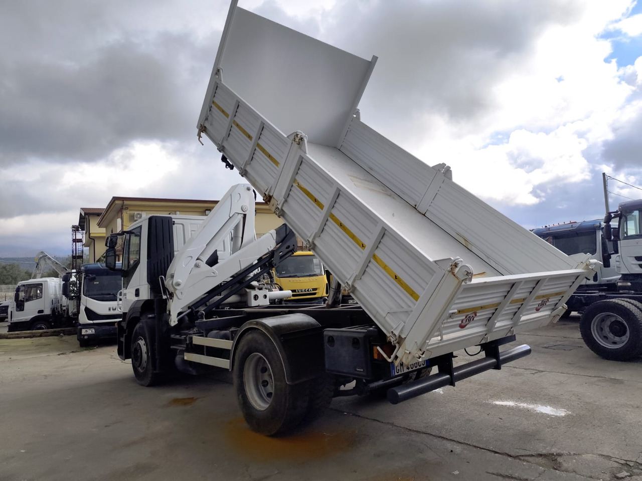 IVECO STRALIS AD 190S31P - Kamion s kranom, Kiper: slika IVECO STRALIS AD 190S31P - Kamion s kranom, Kiper IVECO STRALIS AD 190S31P - Kamion s kranom, Kiper: slika IVECO STRALIS AD 190S31P - Kamion s kranom, Kiper