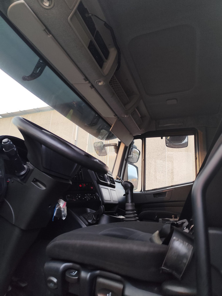 Kamion-šasija IVECO STRALIS AD 260S31 XP: slika Kamion-šasija IVECO STRALIS AD 260S31 XP