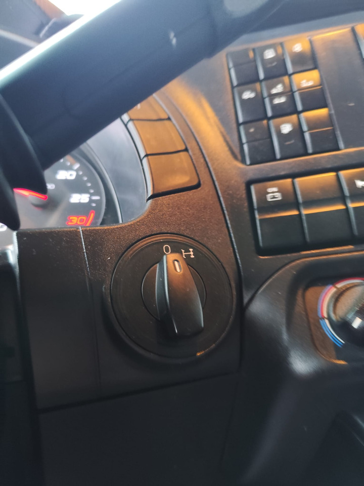 IVECO STRALIS AD 260S31 XP - Kamion s kukastom dizalicom: slika IVECO STRALIS AD 260S31 XP - Kamion s kukastom dizalicom IVECO STRALIS AD 260S31 XP - Kamion s kukastom dizalicom: slika IVECO STRALIS AD 260S31 XP - Kamion s kukastom dizalicom