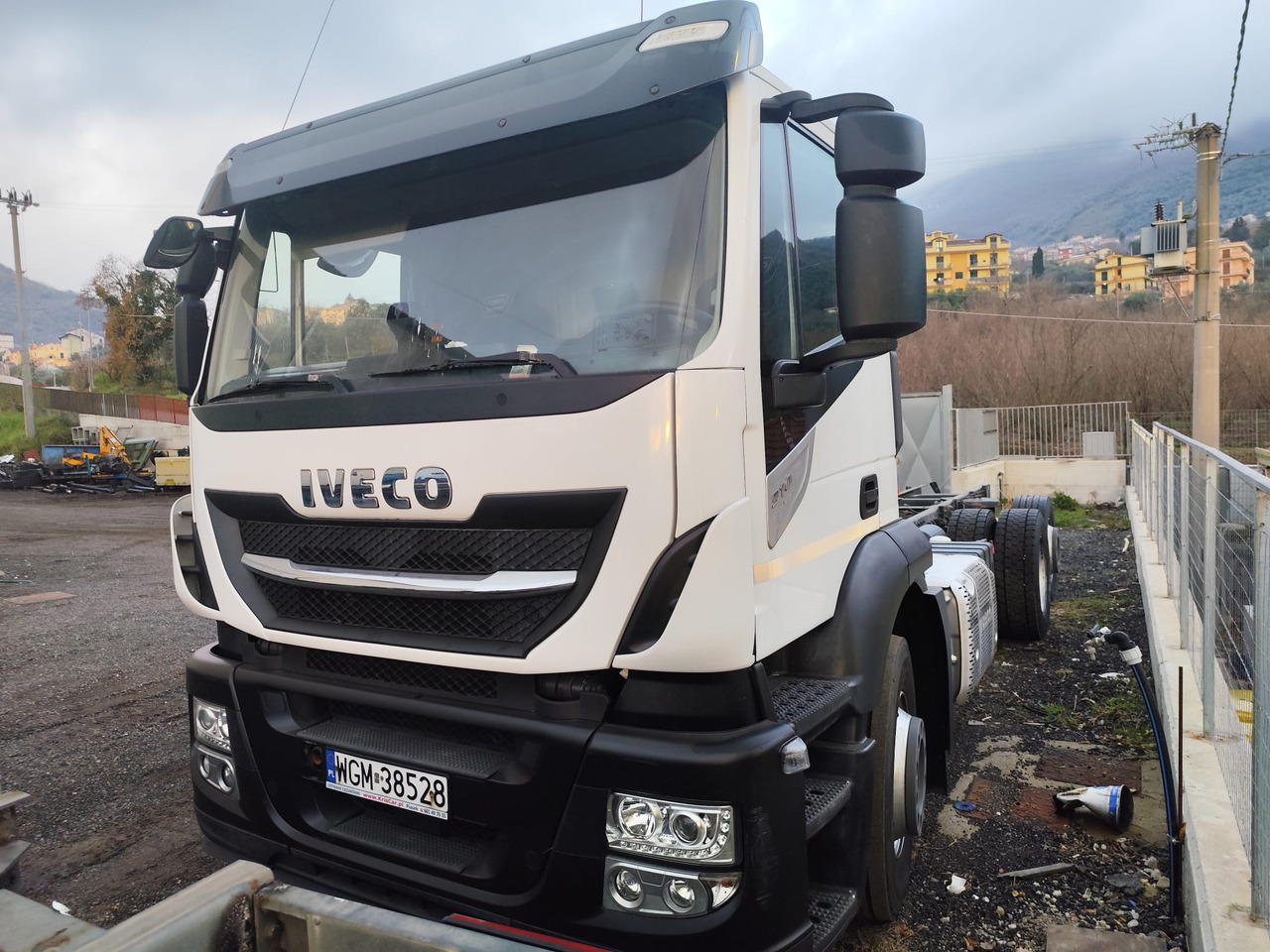 Kamion-šasija IVECO STRALIS AD 260S31 XP: slika Kamion-šasija IVECO STRALIS AD 260S31 XP