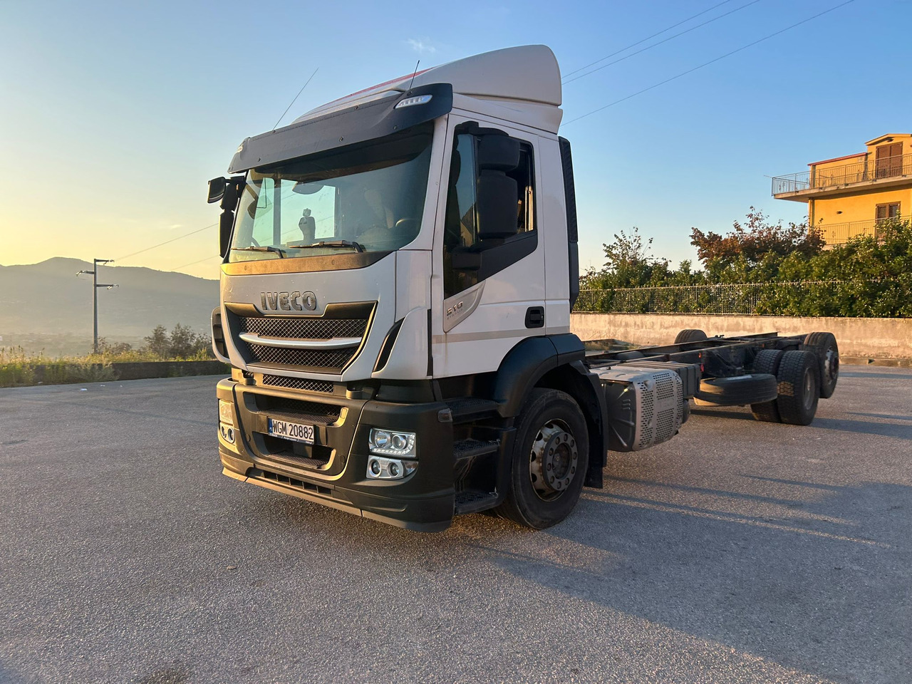 IVECO STRALIS AD 260S31 XP - Kamion-šasija: slika IVECO STRALIS AD 260S31 XP - Kamion-šasija IVECO STRALIS AD 260S31 XP - Kamion-šasija: slika IVECO STRALIS AD 260S31 XP - Kamion-šasija