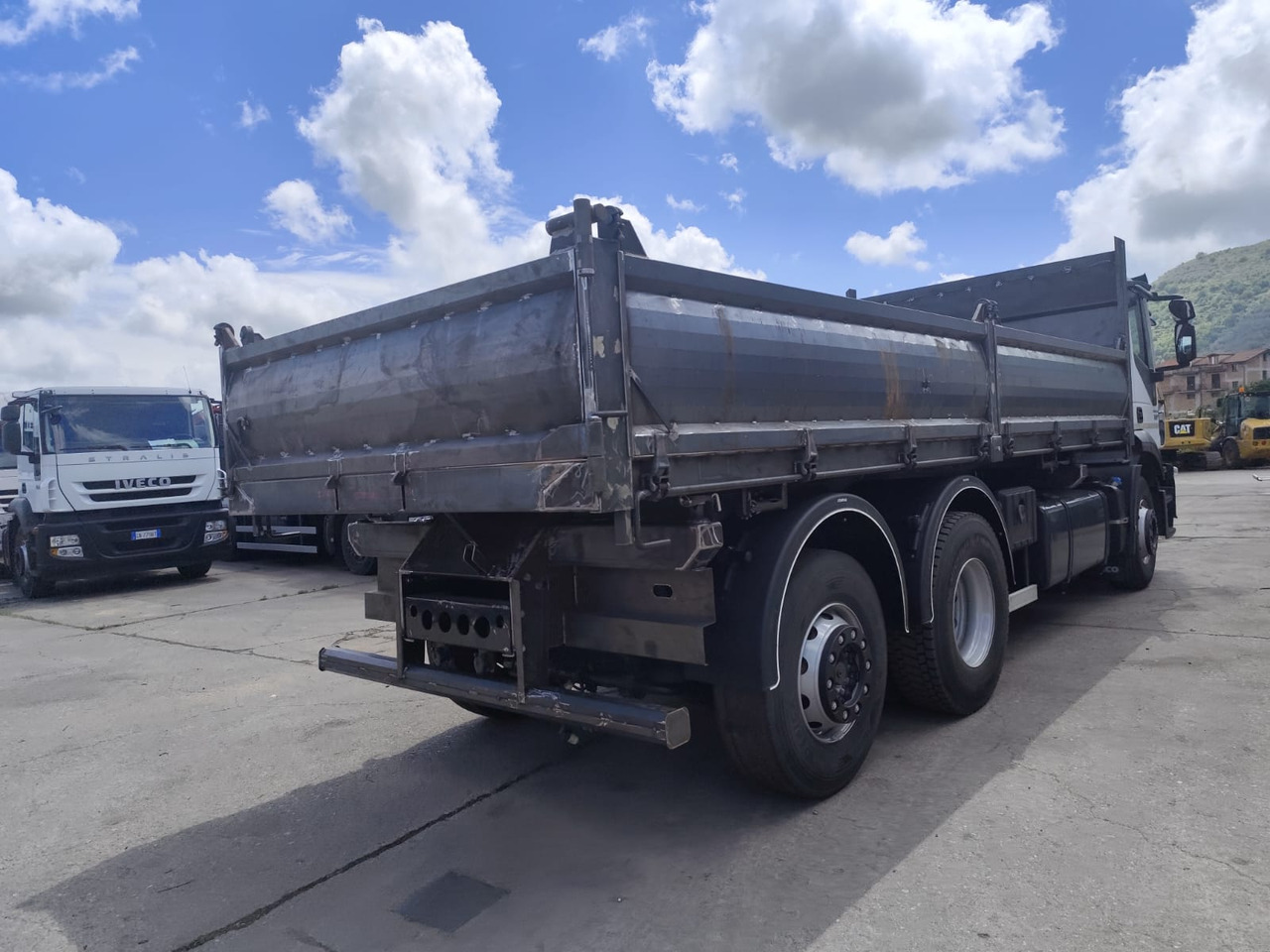 IVECO STRALIS CUBE 260S31 - Kamion s kranom: slika IVECO STRALIS CUBE 260S31 - Kamion s kranom IVECO STRALIS CUBE 260S31 - Kamion s kranom: slika IVECO STRALIS CUBE 260S31 - Kamion s kranom