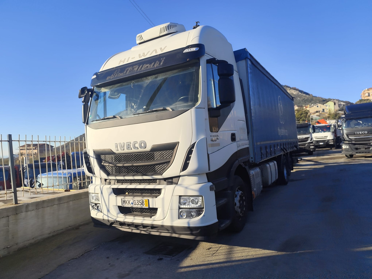 STRALIS 260S42 - Kamion s ceradom: slika STRALIS 260S42 - Kamion s ceradom STRALIS 260S42 - Kamion s ceradom: slika STRALIS 260S42 - Kamion s ceradom