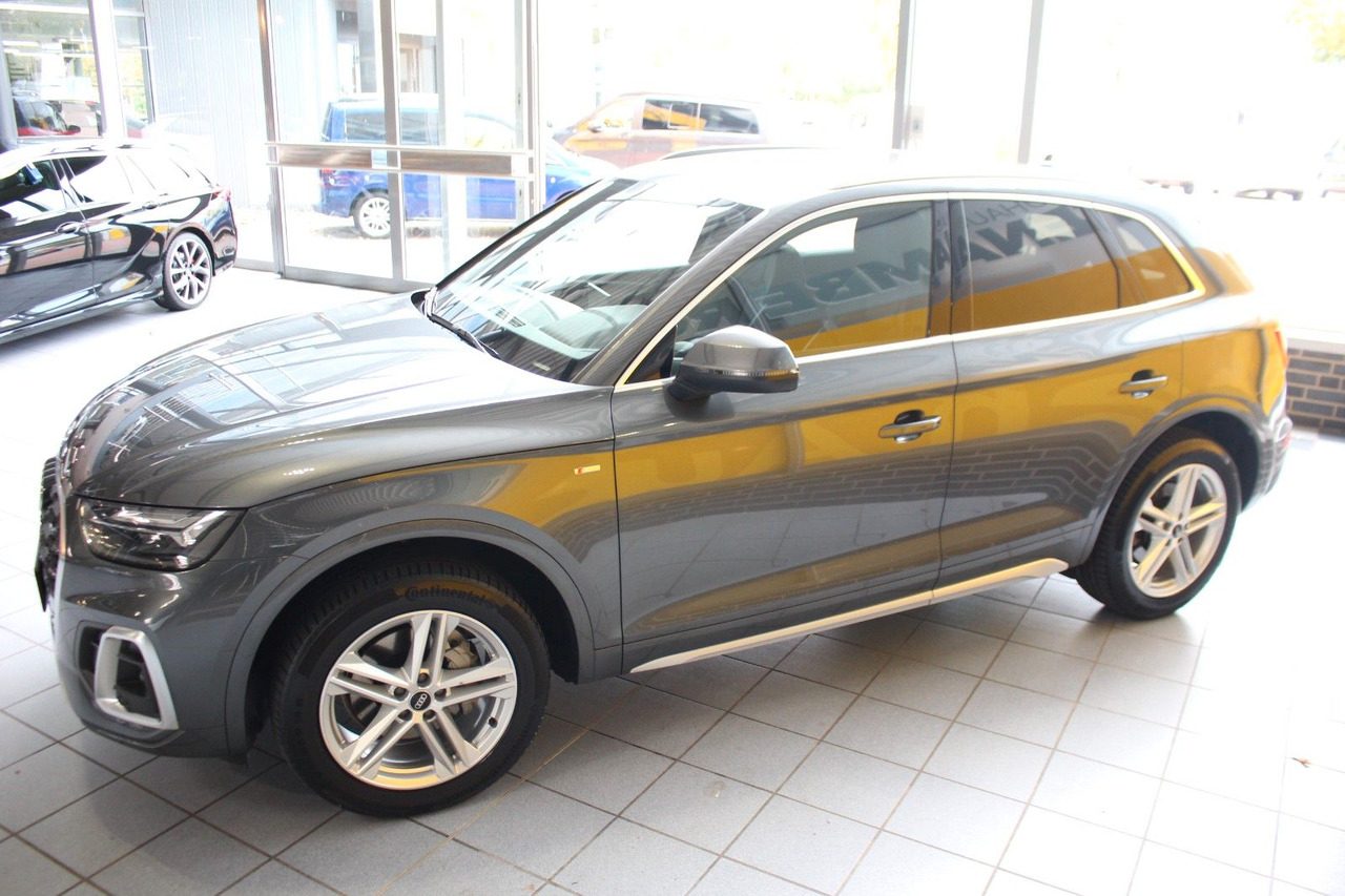 Audi Q5 40 TDI quattro S line Kamera MMI+ LED AHK - SUV: slika Audi Q5 40 TDI quattro S line Kamera MMI+ LED AHK - SUV Audi Q5 40 TDI quattro S line Kamera MMI+ LED AHK - SUV: slika Audi Q5 40 TDI quattro S line Kamera MMI+ LED AHK - SUV