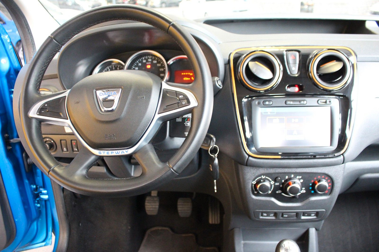 Zakup  Dacia Dokker Stepway Celebration Navi Bluetooth AHK Dacia Dokker Stepway Celebration Navi Bluetooth AHK: slika Zakup  Dacia Dokker Stepway Celebration Navi Bluetooth AHK Dacia Dokker Stepway Celebration Navi Bluetooth AHK