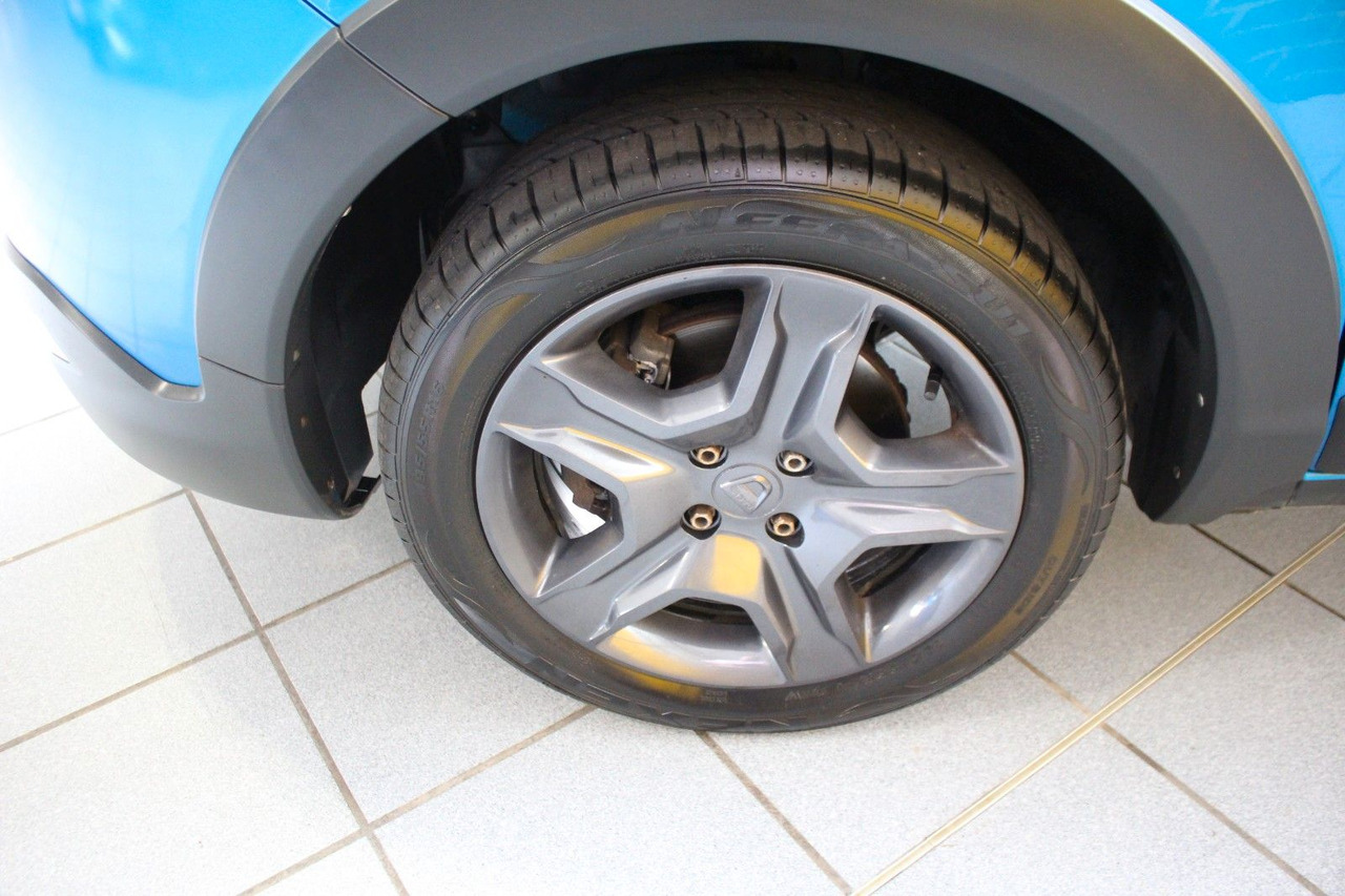 Zakup  Dacia Dokker Stepway Celebration Navi Bluetooth AHK Dacia Dokker Stepway Celebration Navi Bluetooth AHK: slika Zakup  Dacia Dokker Stepway Celebration Navi Bluetooth AHK Dacia Dokker Stepway Celebration Navi Bluetooth AHK