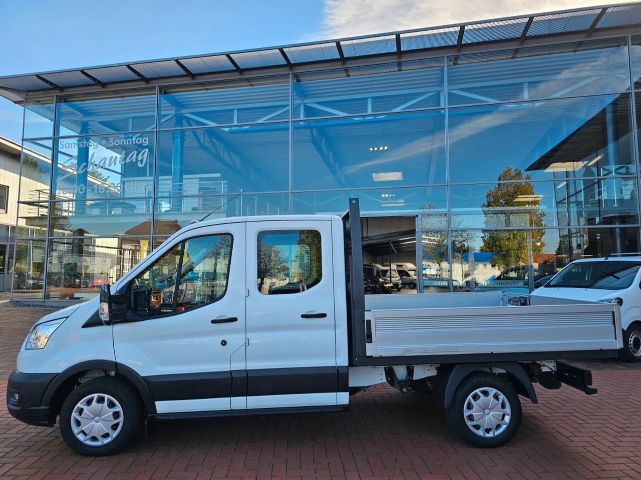 Ford Transit Pritsche 310 DoKa AHK Klima 7 Sitzer - Dostavno vozilo s ravnom platformom, Dostavno vozilo s dvostrukom kabinom: slika Ford Transit Pritsche 310 DoKa AHK Klima 7 Sitzer - Dostavno vozilo s ravnom platformom, Dostavno vozilo s dvostrukom kabinom Ford Transit Pritsche 310 DoKa AHK Klima 7 Sitzer - Dostavno vozilo s ravnom platformom, Dostavno vozilo s dvostrukom kabinom: slika Ford Transit Pritsche 310 DoKa AHK Klima 7 Sitzer - Dostavno vozilo s ravnom platformom, Dostavno vozilo s dvostrukom kabinom