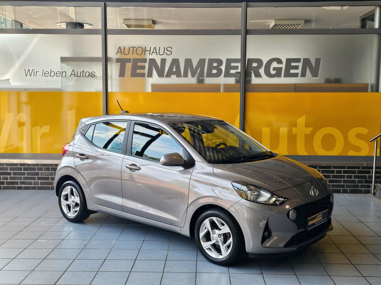 Hyundai i10 Trend AUTOMATIK SHZ PDC LenkrHzg DAB Spurhal - Automobil: slika Hyundai i10 Trend AUTOMATIK SHZ PDC LenkrHzg DAB Spurhal - Automobil Hyundai i10 Trend AUTOMATIK SHZ PDC LenkrHzg DAB Spurhal - Automobil: slika Hyundai i10 Trend AUTOMATIK SHZ PDC LenkrHzg DAB Spurhal - Automobil
