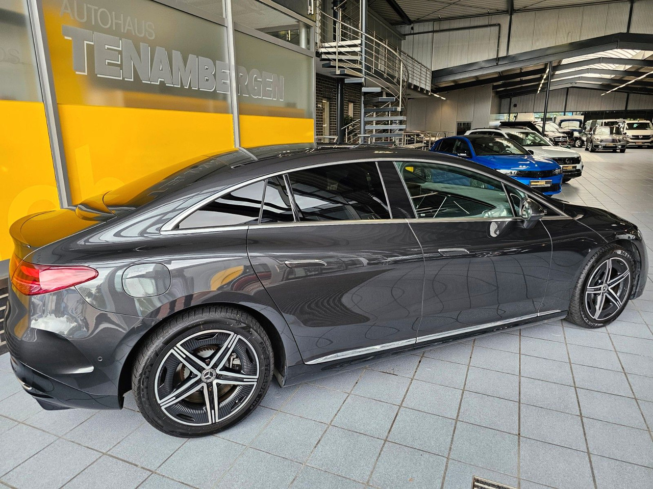 Mercedes-Benz EQE 350 AMG Edition ACC Memory eHeckkl. - Automobil: slika Mercedes-Benz EQE 350 AMG Edition ACC Memory eHeckkl. - Automobil Mercedes-Benz EQE 350 AMG Edition ACC Memory eHeckkl. - Automobil: slika Mercedes-Benz EQE 350 AMG Edition ACC Memory eHeckkl. - Automobil
