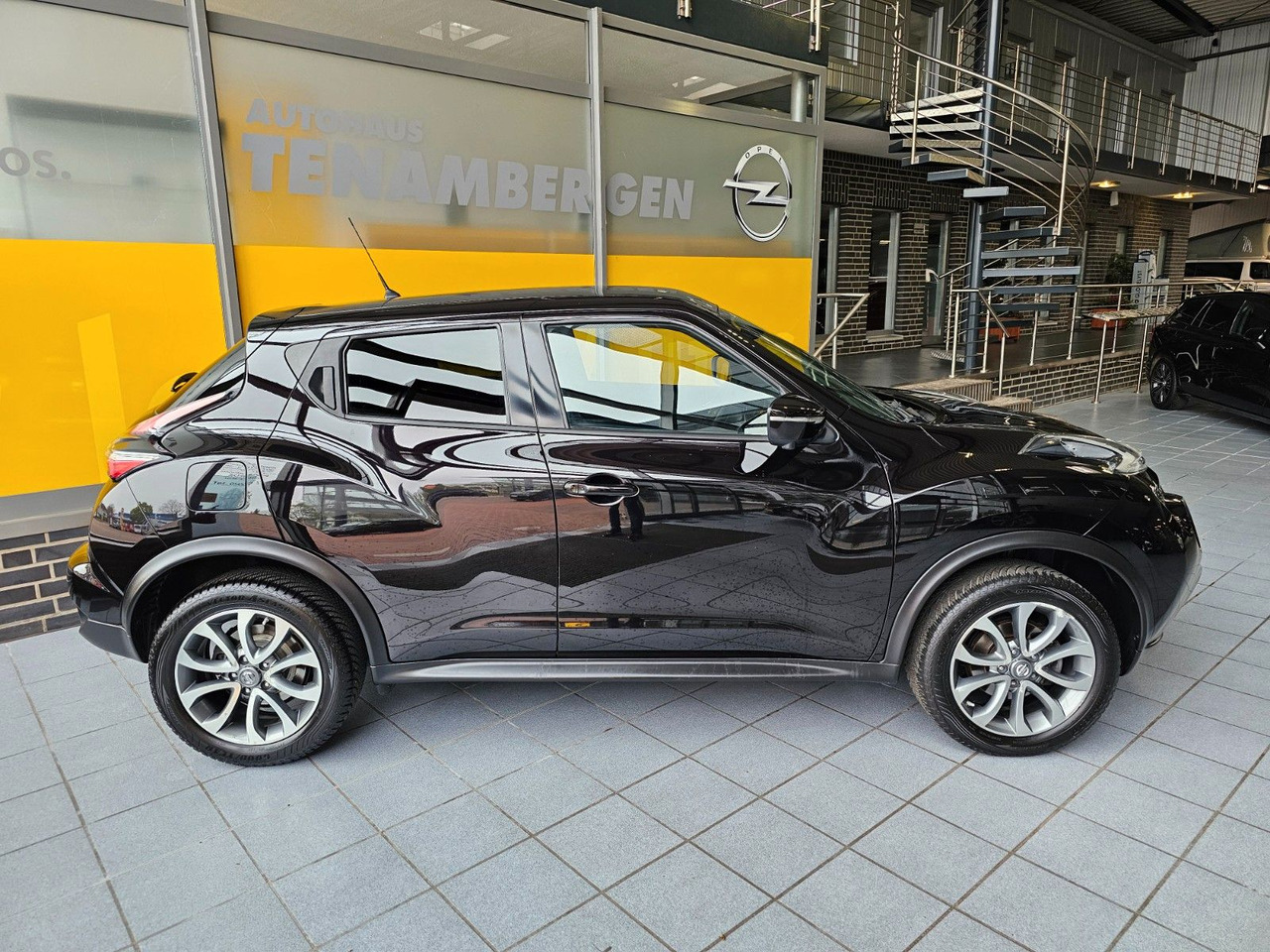 Nissan Juke 1.2 DIG-T 360 / Navi / Ganzjahresreifen - SUV: slika Nissan Juke 1.2 DIG-T 360 / Navi / Ganzjahresreifen - SUV Nissan Juke 1.2 DIG-T 360 / Navi / Ganzjahresreifen - SUV: slika Nissan Juke 1.2 DIG-T 360 / Navi / Ganzjahresreifen - SUV