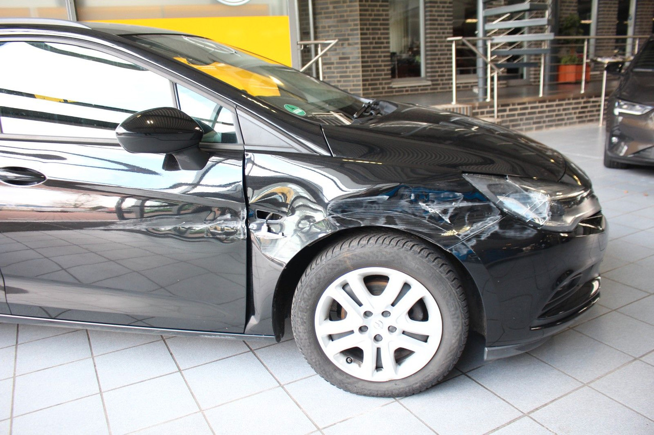 Opel Astra K Sports Tourer Edition AHK Navi - Karavan: slika Opel Astra K Sports Tourer Edition AHK Navi - Karavan Opel Astra K Sports Tourer Edition AHK Navi - Karavan: slika Opel Astra K Sports Tourer Edition AHK Navi - Karavan
