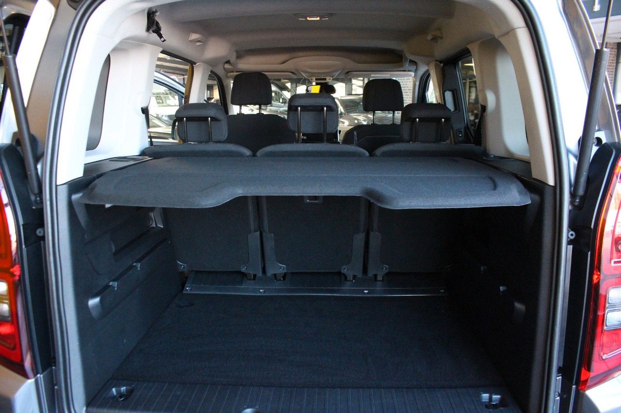 Zakup  Opel Combo Life E Innovation AT-8 Navi Kamera HuD AHK Opel Combo Life E Innovation AT-8 Navi Kamera HuD AHK: slika Zakup  Opel Combo Life E Innovation AT-8 Navi Kamera HuD AHK Opel Combo Life E Innovation AT-8 Navi Kamera HuD AHK