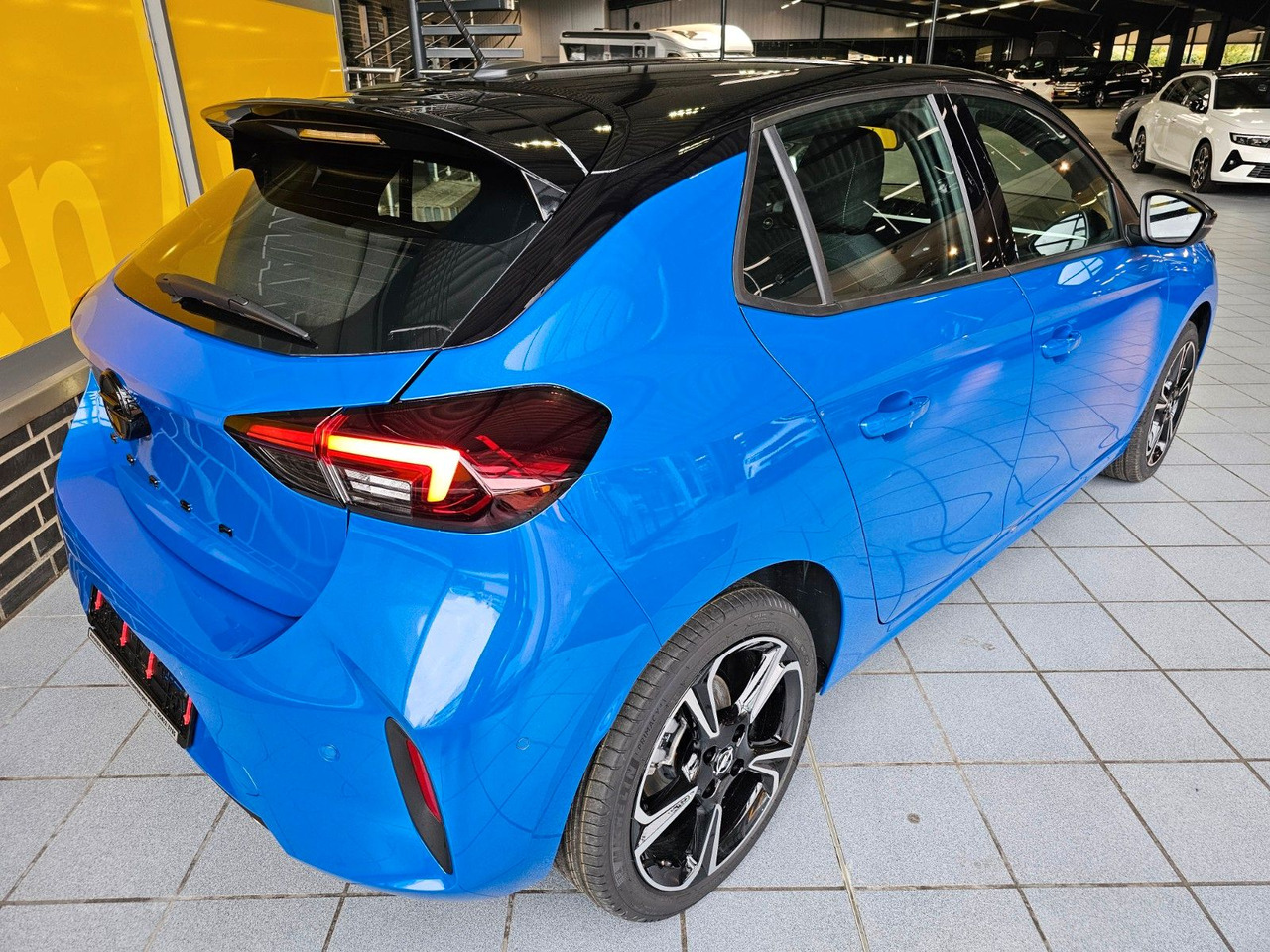 Opel Corsa F 1.2 GS AT-8 Lenkradheizg. Kamera LED ACC - Limuzina: slika  Opel Corsa F 1.2 GS AT-8 Lenkradheizg. Kamera LED ACC - Limuzina Opel Corsa F 1.2 GS AT-8 Lenkradheizg. Kamera LED ACC - Limuzina: slika  Opel Corsa F 1.2 GS AT-8 Lenkradheizg. Kamera LED ACC - Limuzina