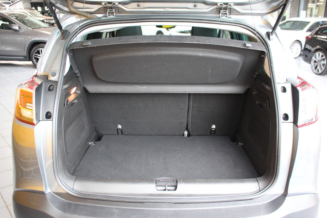 Limuzina Opel Crossland (X) 1,2 Ultimate Pano Navi Kamera LED: slika Limuzina Opel Crossland (X) 1,2 Ultimate Pano Navi Kamera LED Limuzina Opel Crossland (X) 1,2 Ultimate Pano Navi Kamera LED: slika Limuzina Opel Crossland (X) 1,2 Ultimate Pano Navi Kamera LED