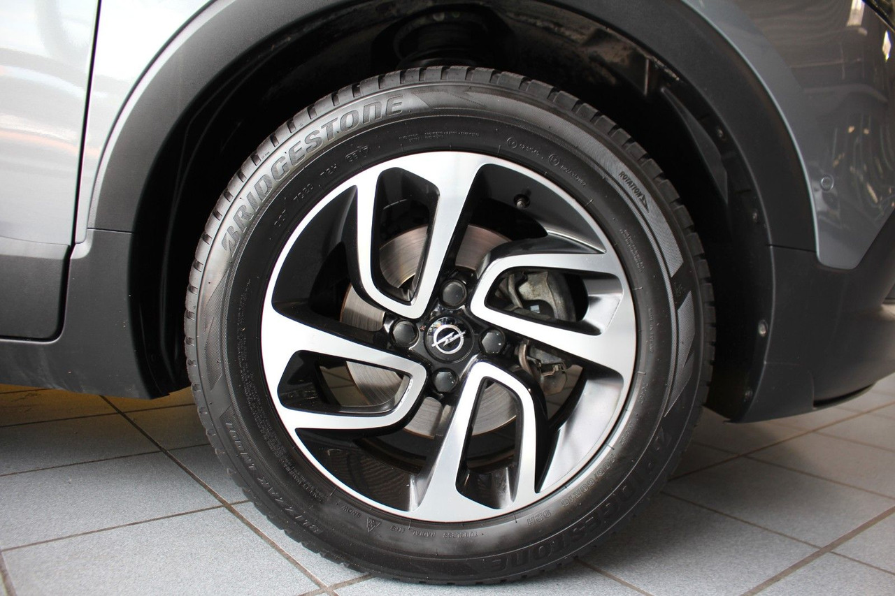 Limuzina Opel Crossland (X) 1,2 Ultimate Pano Navi Kamera LED: slika Limuzina Opel Crossland (X) 1,2 Ultimate Pano Navi Kamera LED Limuzina Opel Crossland (X) 1,2 Ultimate Pano Navi Kamera LED: slika Limuzina Opel Crossland (X) 1,2 Ultimate Pano Navi Kamera LED