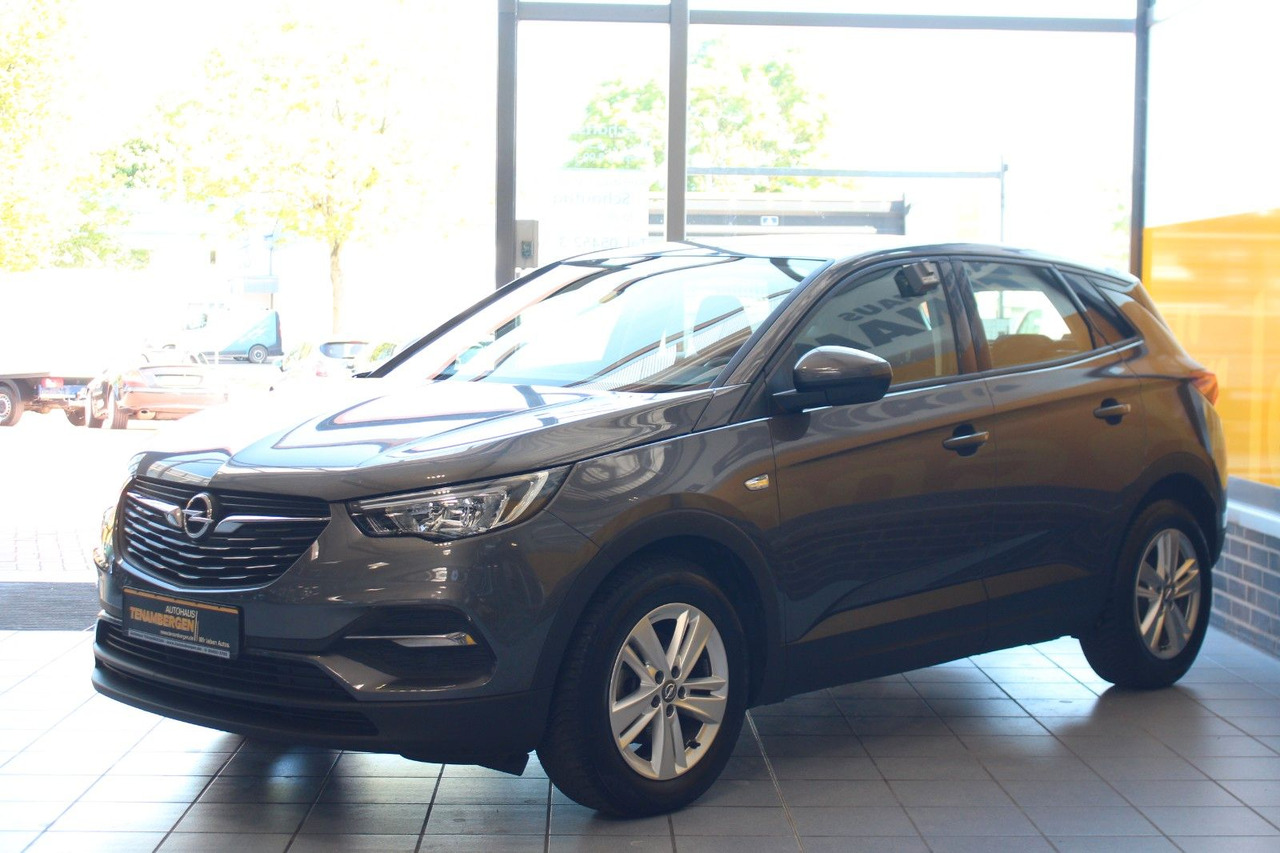 Opel Grandland Edition 1.2 Automatik Navi PDC v+h LED - SUV: slika Opel Grandland Edition 1.2 Automatik Navi PDC v+h LED - SUV Opel Grandland Edition 1.2 Automatik Navi PDC v+h LED - SUV: slika Opel Grandland Edition 1.2 Automatik Navi PDC v+h LED - SUV