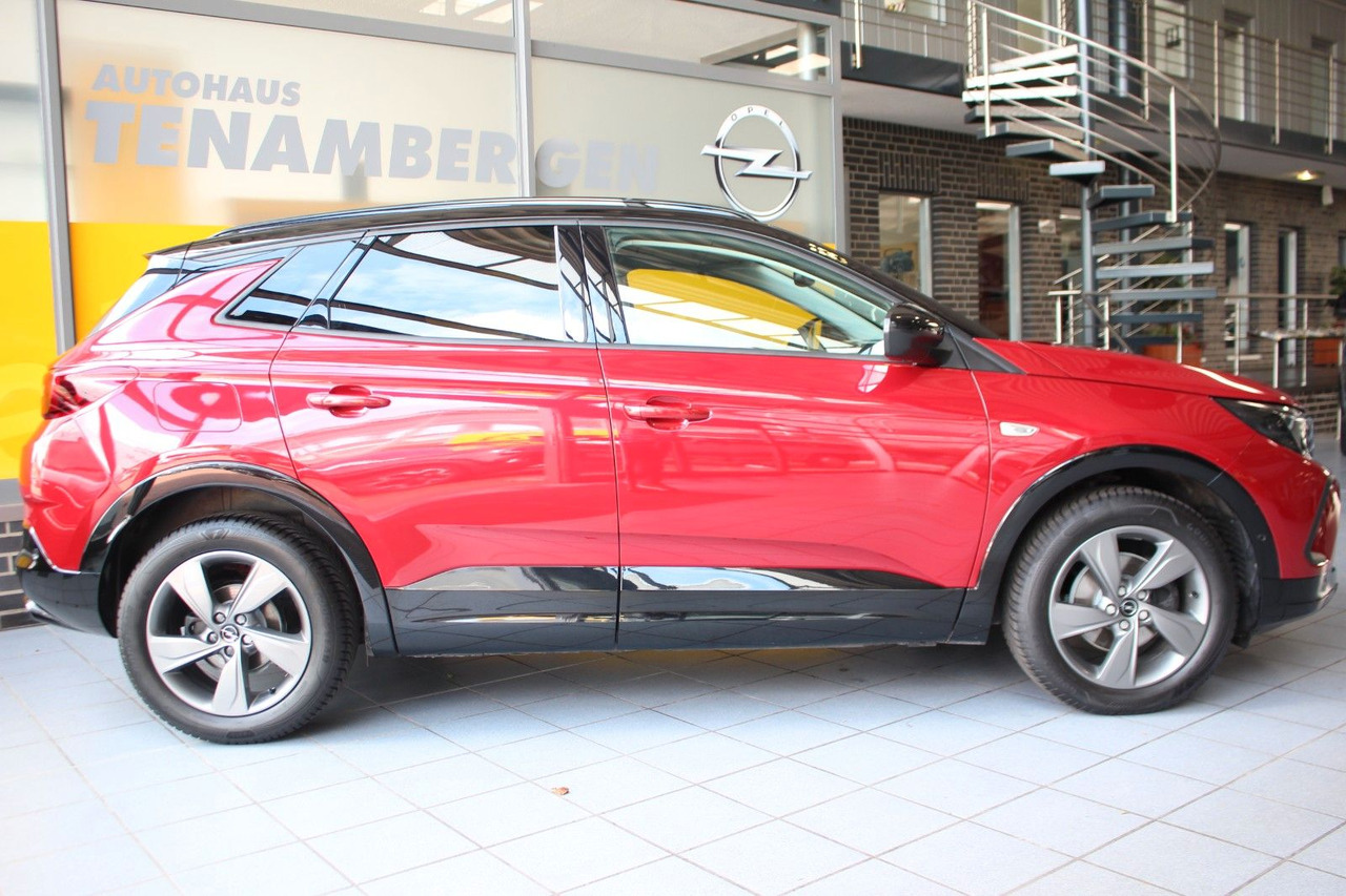 Opel Grandland X GS Line Kamera Navi LED PDC Sitzhzg - SUV: slika Opel Grandland X GS Line Kamera Navi LED PDC Sitzhzg - SUV Opel Grandland X GS Line Kamera Navi LED PDC Sitzhzg - SUV: slika Opel Grandland X GS Line Kamera Navi LED PDC Sitzhzg - SUV