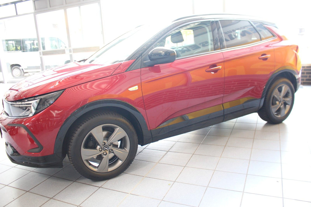 Opel Grandland X GS Line Kamera Navi LED PDC Sitzhzg - SUV: slika Opel Grandland X GS Line Kamera Navi LED PDC Sitzhzg - SUV Opel Grandland X GS Line Kamera Navi LED PDC Sitzhzg - SUV: slika Opel Grandland X GS Line Kamera Navi LED PDC Sitzhzg - SUV