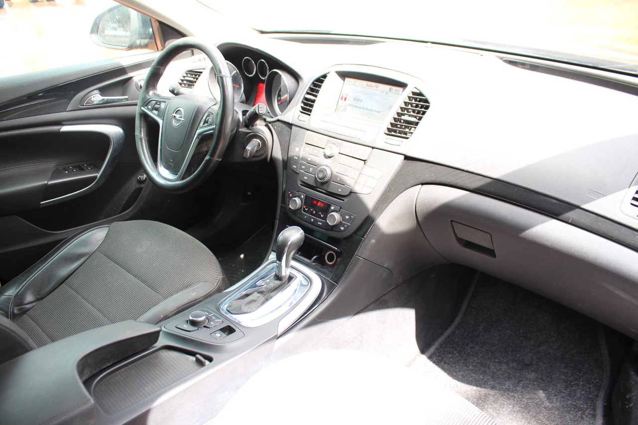 Karavan Opel Insignia A Sports Tourer Innovation: slika Karavan Opel Insignia A Sports Tourer Innovation