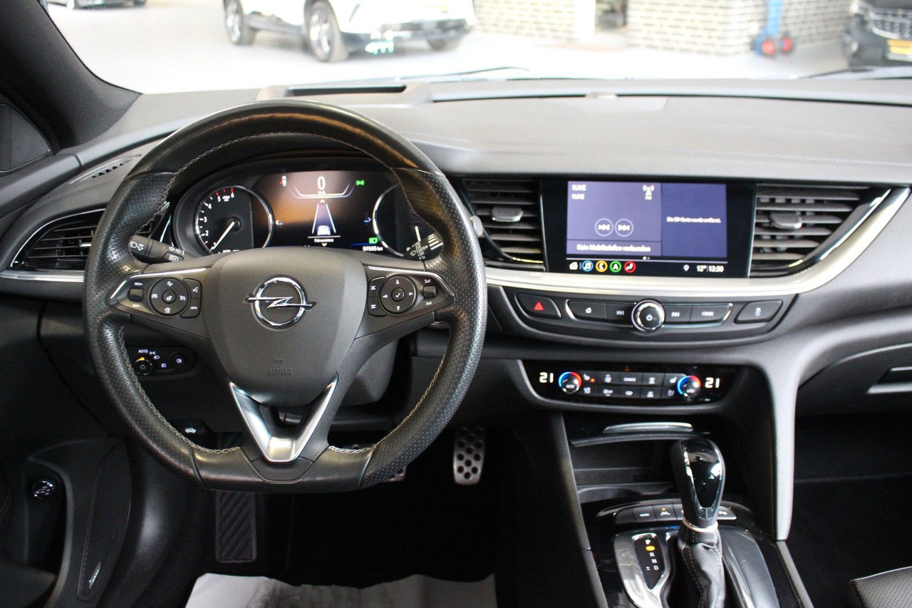 Karavan Opel Insignia B ST 4x4 Leder Massage Bose Matrix AHK: slika Karavan Opel Insignia B ST 4x4 Leder Massage Bose Matrix AHK