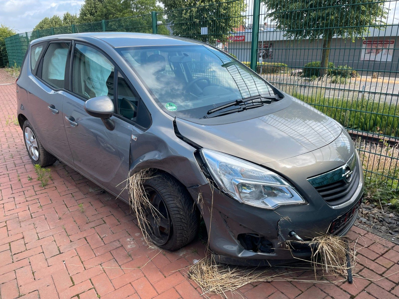 Opel Meriva B Edition - Putnički kombi: slika Opel Meriva B Edition - Putnički kombi Opel Meriva B Edition - Putnički kombi: slika Opel Meriva B Edition - Putnički kombi