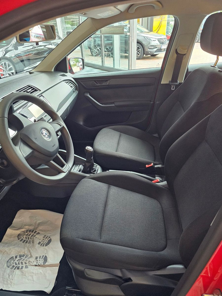 Skoda Fabia Cool Edition SHZ USB - Automobil: slika Skoda Fabia Cool Edition SHZ USB - Automobil Skoda Fabia Cool Edition SHZ USB - Automobil: slika Skoda Fabia Cool Edition SHZ USB - Automobil