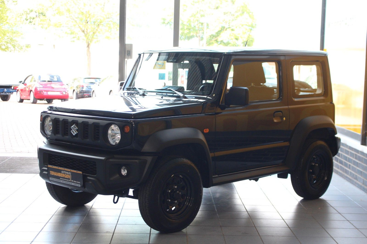 Suzuki Jimny zuschaltbarer Allradantrieb Allgrip - SUV: slika Suzuki Jimny zuschaltbarer Allradantrieb Allgrip - SUV Suzuki Jimny zuschaltbarer Allradantrieb Allgrip - SUV: slika Suzuki Jimny zuschaltbarer Allradantrieb Allgrip - SUV