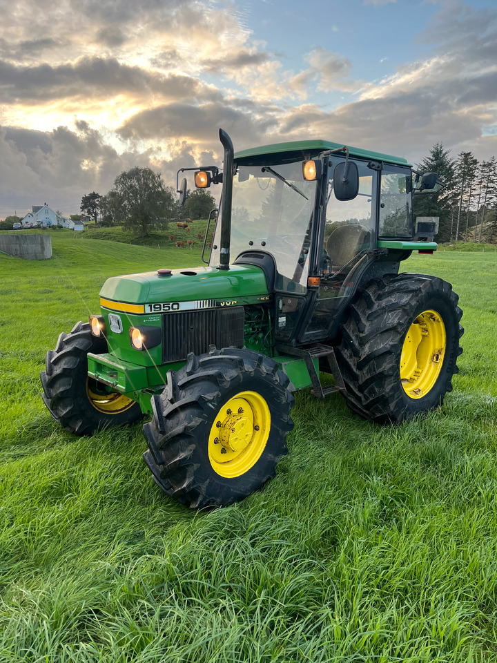 JOHN DEERE 1950 - Traktor: slika JOHN DEERE 1950 - Traktor JOHN DEERE 1950 - Traktor: slika JOHN DEERE 1950 - Traktor