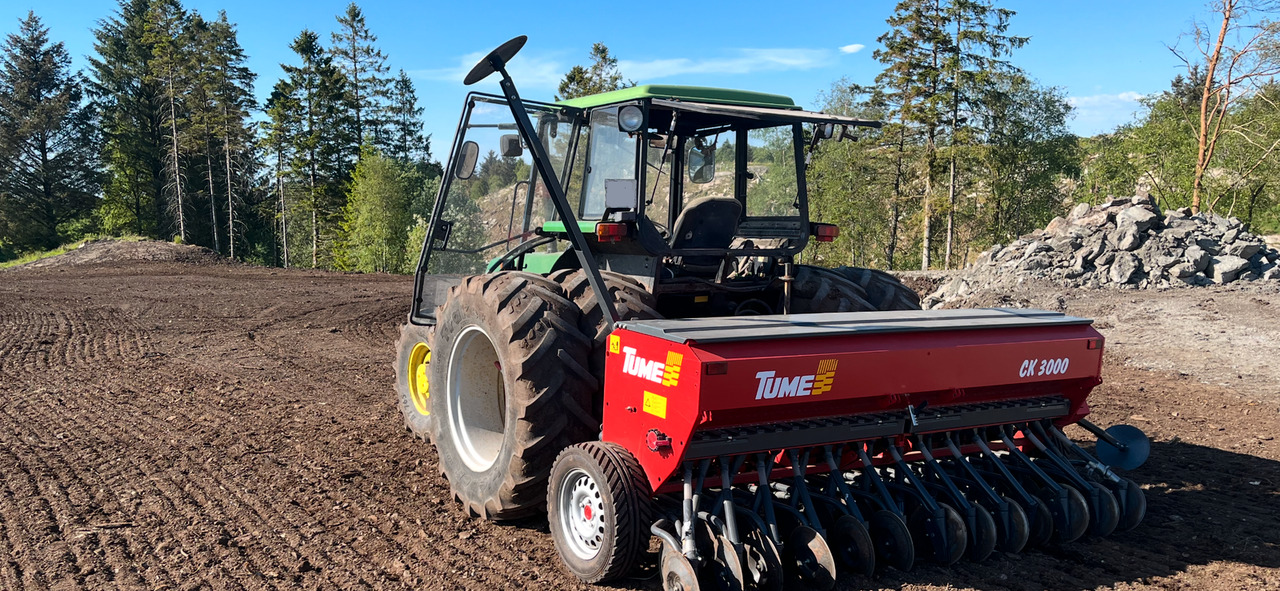 JOHN DEERE 1950 - Traktor: slika JOHN DEERE 1950 - Traktor JOHN DEERE 1950 - Traktor: slika JOHN DEERE 1950 - Traktor