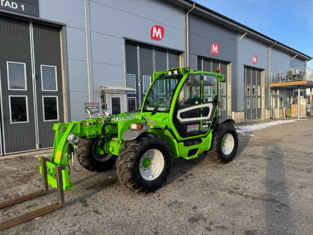 Merlo TF 38.10CS-136 Hitchkrok - Teleskopski rukovatelj: slika Merlo TF 38.10CS-136 Hitchkrok - Teleskopski rukovatelj Merlo TF 38.10CS-136 Hitchkrok - Teleskopski rukovatelj: slika Merlo TF 38.10CS-136 Hitchkrok - Teleskopski rukovatelj
