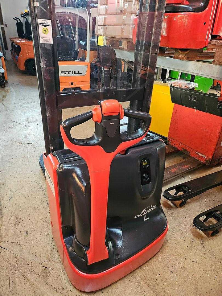 Linde L12 - Slagač stoga: slika Linde L12 - Slagač stoga Linde L12 - Slagač stoga: slika Linde L12 - Slagač stoga