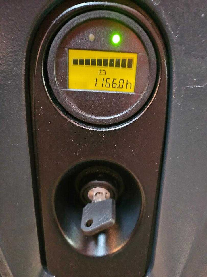 Linde L12 - Slagač stoga: slika Linde L12 - Slagač stoga Linde L12 - Slagač stoga: slika Linde L12 - Slagač stoga