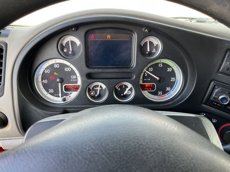 Kamion s otvorenim sandukom DAF LF45 210: slika Kamion s otvorenim sandukom DAF LF45 210