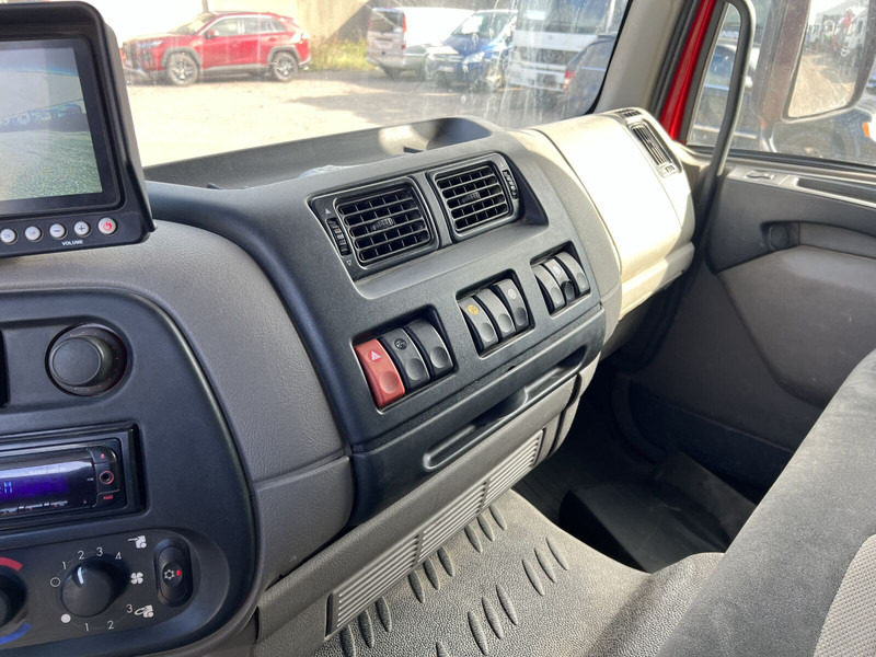 Kamion s otvorenim sandukom DAF LF45 210: slika Kamion s otvorenim sandukom DAF LF45 210