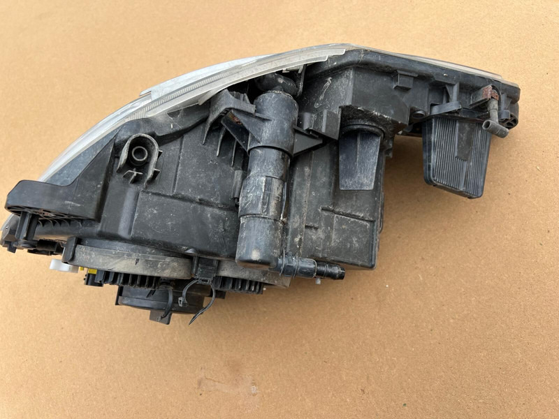 DAF XF106 - Prednja svjetla: slika DAF XF106 - Prednja svjetla DAF XF106 - Prednja svjetla: slika DAF XF106 - Prednja svjetla