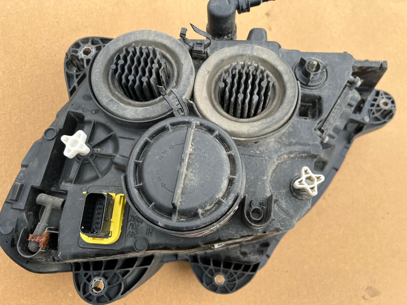 DAF XF106 - Prednja svjetla: slika DAF XF106 - Prednja svjetla DAF XF106 - Prednja svjetla: slika DAF XF106 - Prednja svjetla