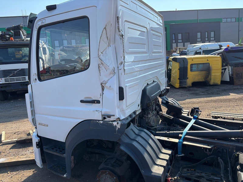 Mercedes-Benz Atego MP4 - Kabina i unutrašnjost: slika Mercedes-Benz Atego MP4 - Kabina i unutrašnjost Mercedes-Benz Atego MP4 - Kabina i unutrašnjost: slika Mercedes-Benz Atego MP4 - Kabina i unutrašnjost