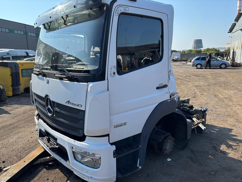Mercedes-Benz Atego MP4 - Kabina i unutrašnjost: slika Mercedes-Benz Atego MP4 - Kabina i unutrašnjost Mercedes-Benz Atego MP4 - Kabina i unutrašnjost: slika Mercedes-Benz Atego MP4 - Kabina i unutrašnjost